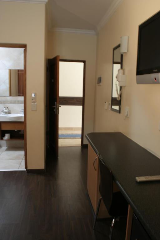 Europrime Boutique Hotel Boksburg Exteriör bild