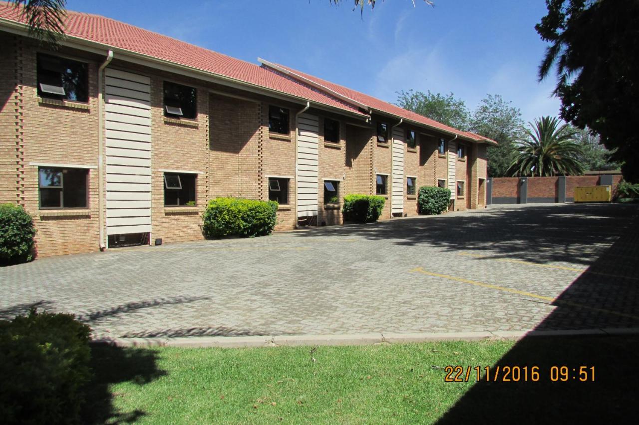 Europrime Boutique Hotel Boksburg Exteriör bild