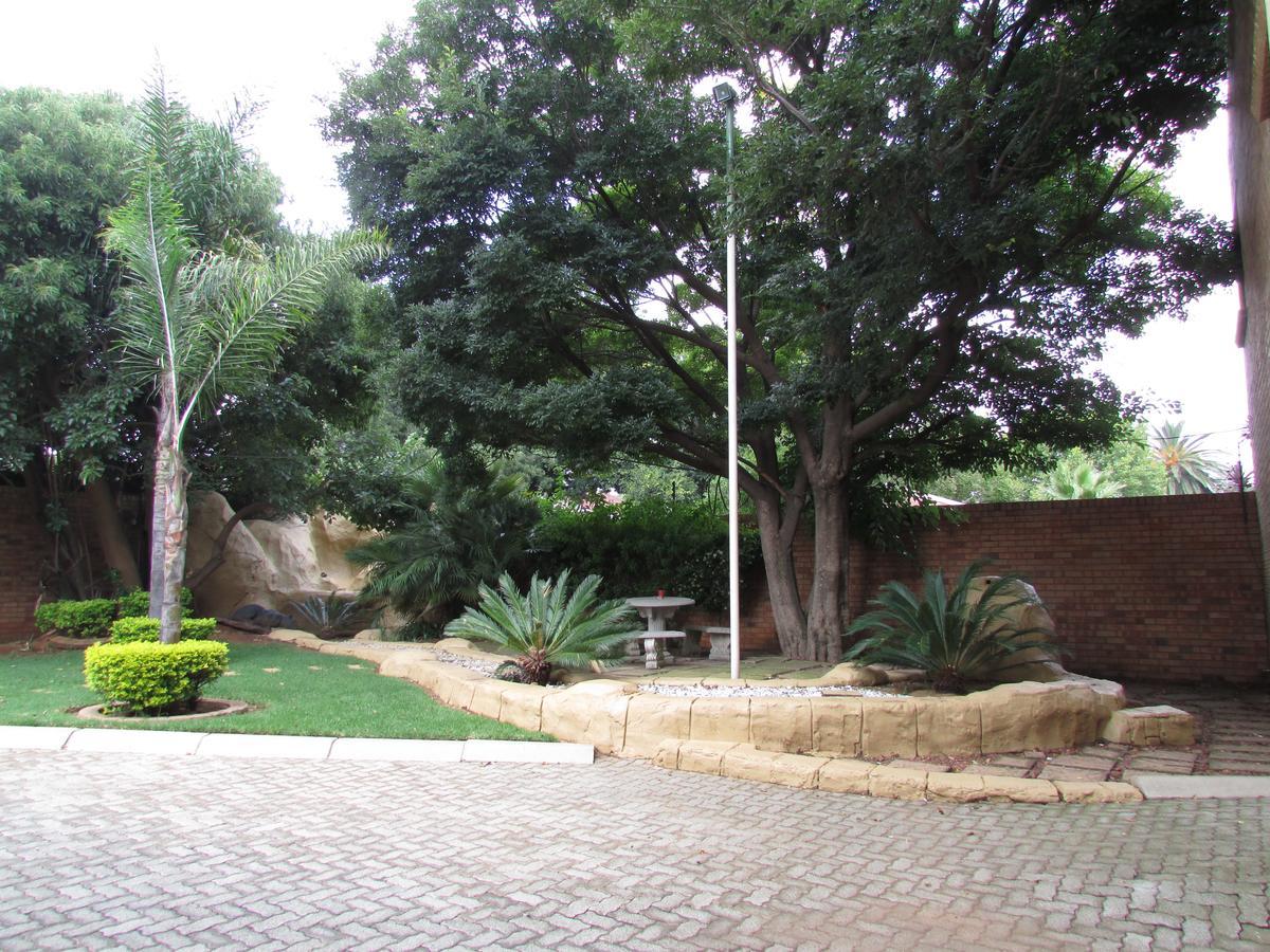 Europrime Boutique Hotel Boksburg Exteriör bild