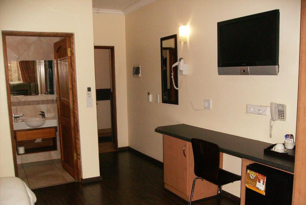 Europrime Boutique Hotel Boksburg Exteriör bild